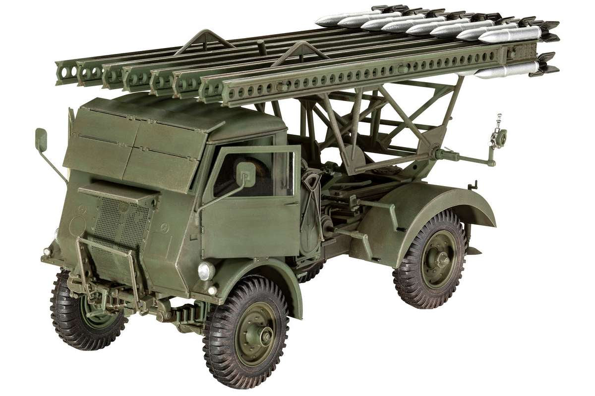 Model Set W.O.T. 8 BM-13-16 Katyusha/Cargo 1:35